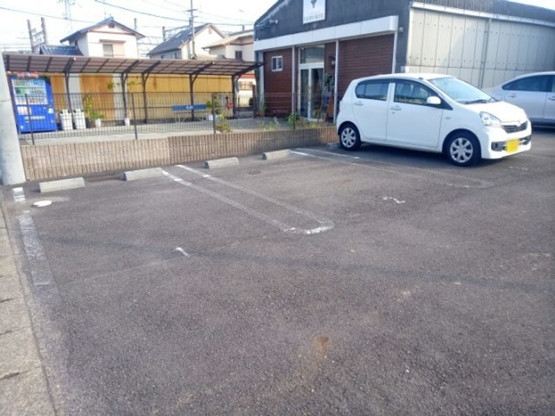 レオパレス大樹 駐車場