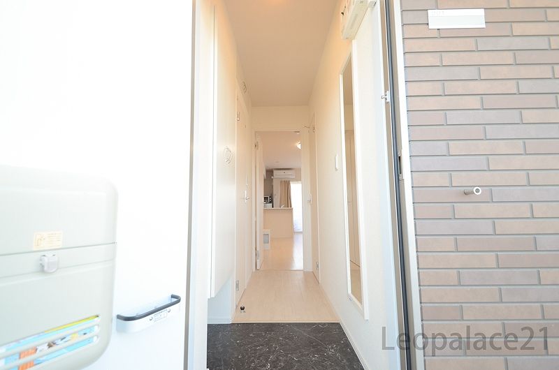 レオネクストスノーホワイト 玄関