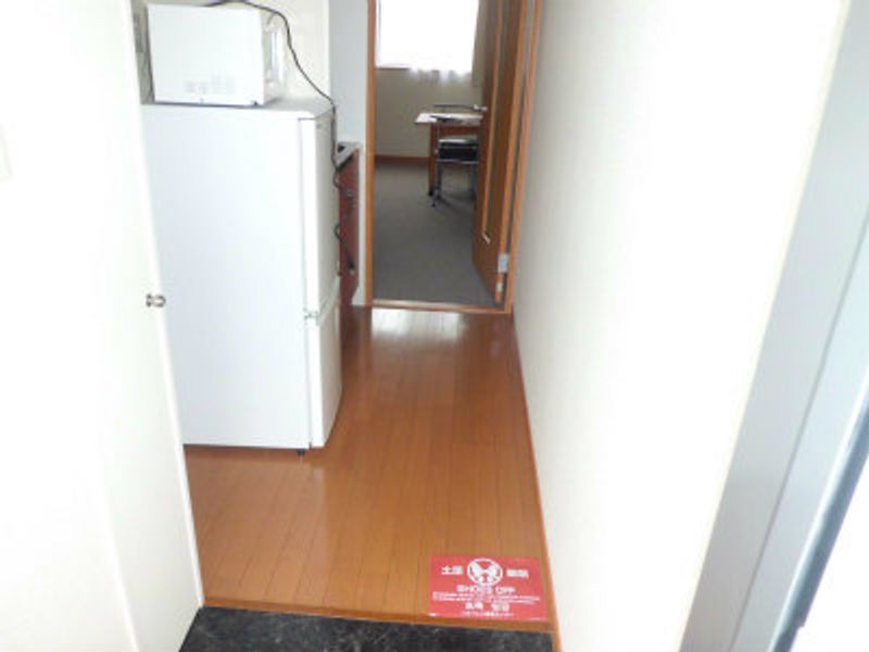 レオパレス芳菫閣Ⅲ 玄関