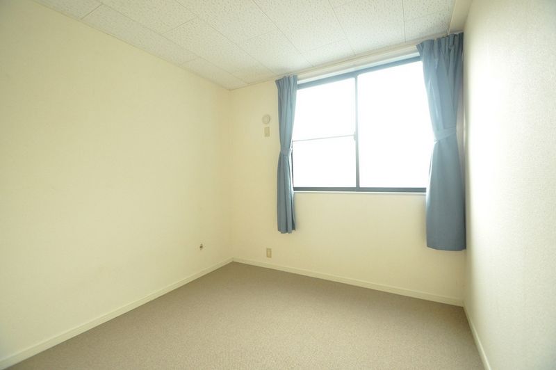 レオパレスビレッジ駅南 居間