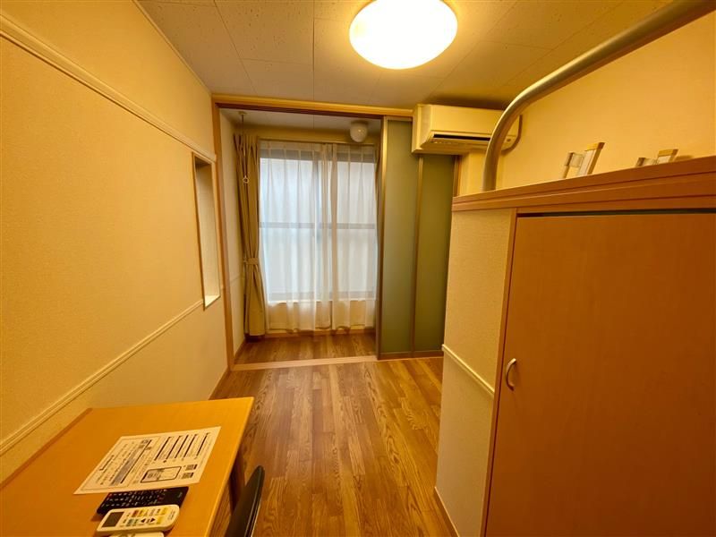 レオパレス彩 居間