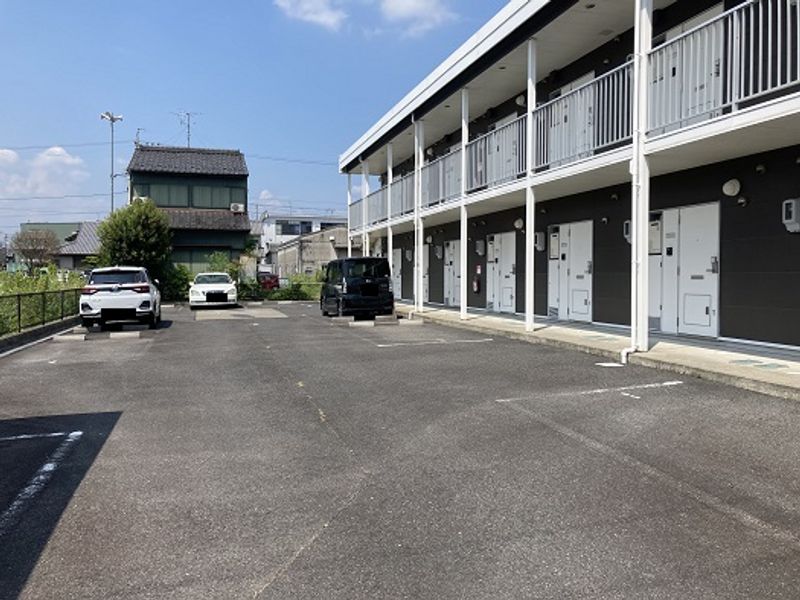 レオパレスＰｉａ・ハシマ 駐車場