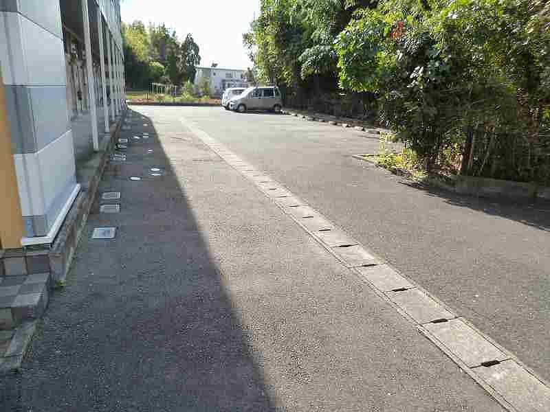 レオパレスドリーム 駐車場