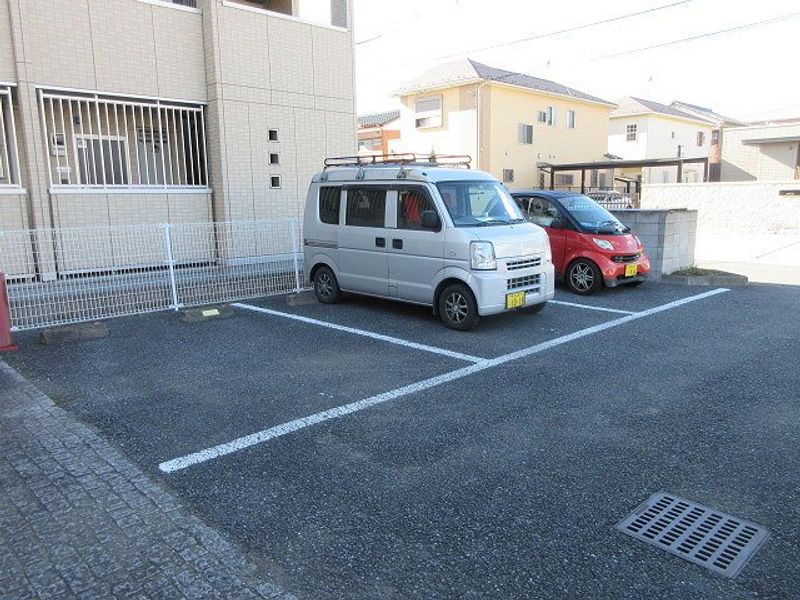レオパレスヴィチーノ・Ｓ 駐車場