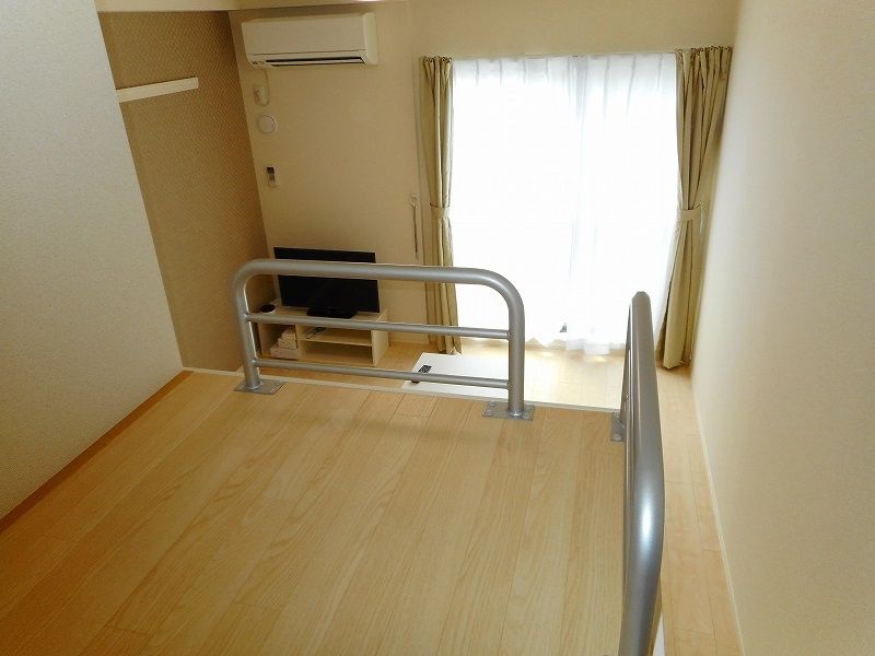 ミランダ藤 居間