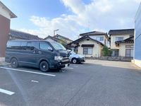 レオパレスやすらぎ 駐車場
