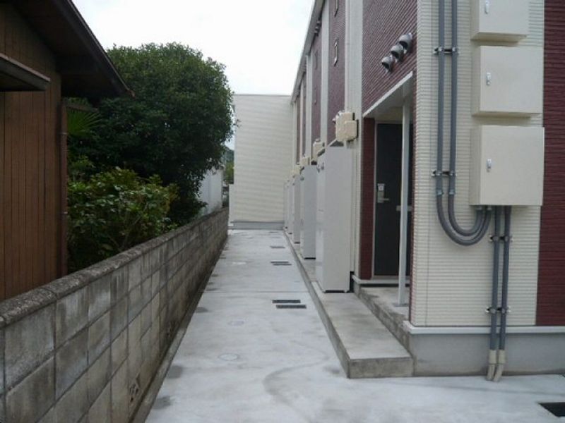 レオネクストＢＡＫＵＲＯＣＨＯ 玄関