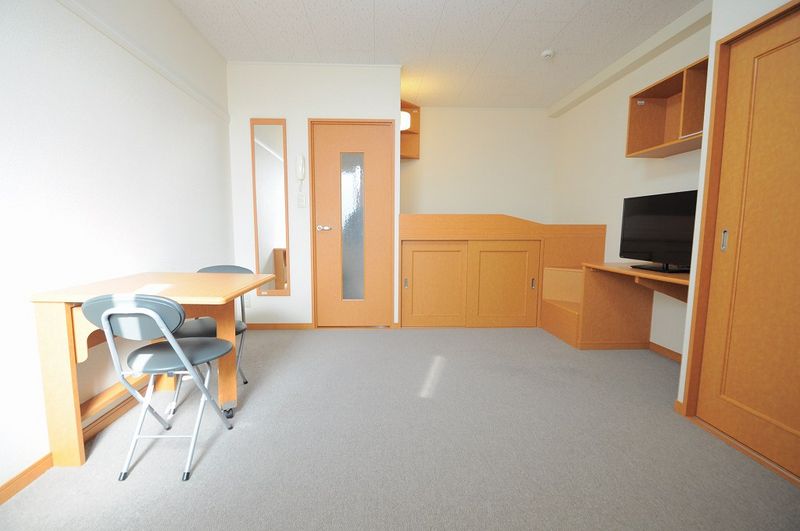 レオパレスメルベーユドミール 居間