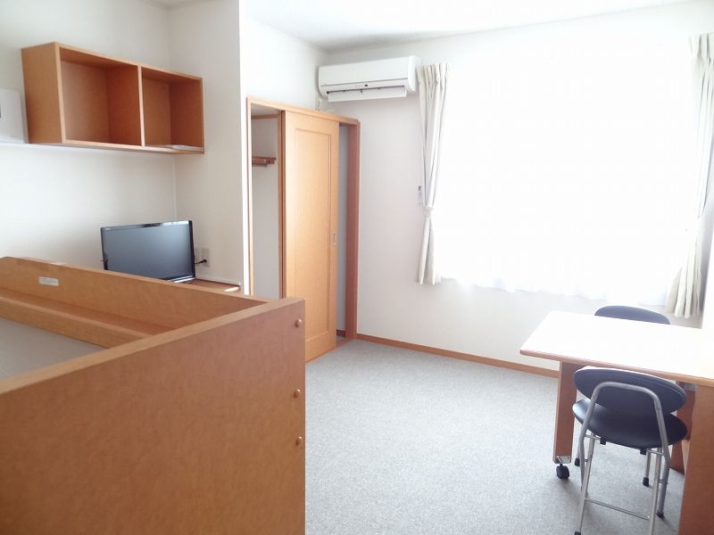レオパレスソレーユ 居間