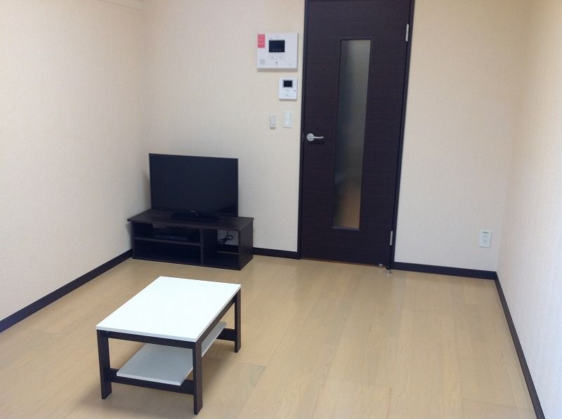 レオネクストブランニュー大宮前 居間