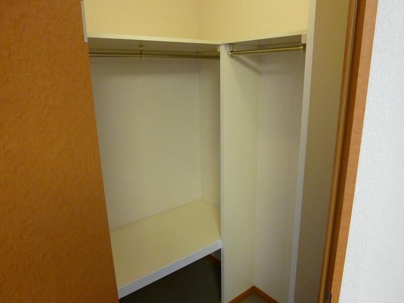 レオパレスおかのごうⅡ 収納