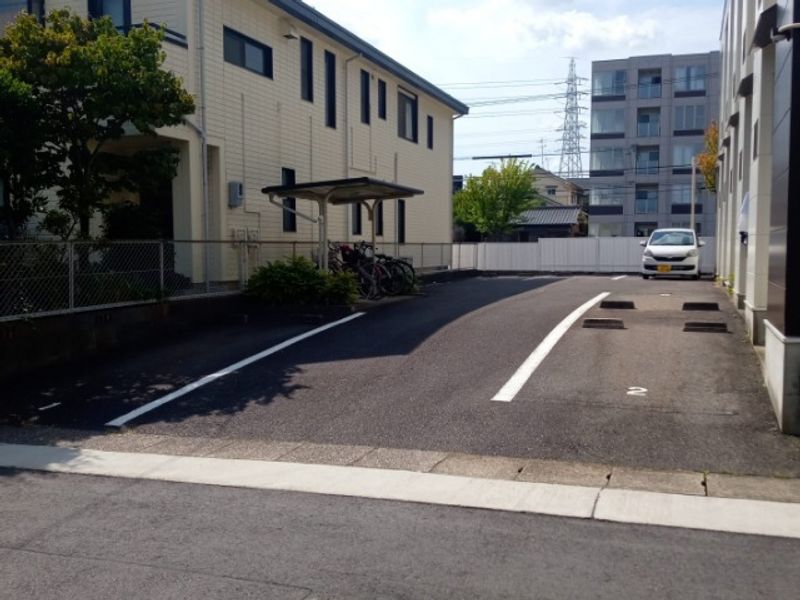 レオパレス大針 駐車場