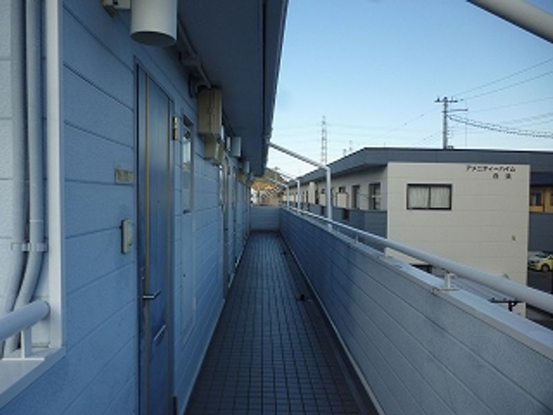 レオパレスジョイフルＭ 玄関