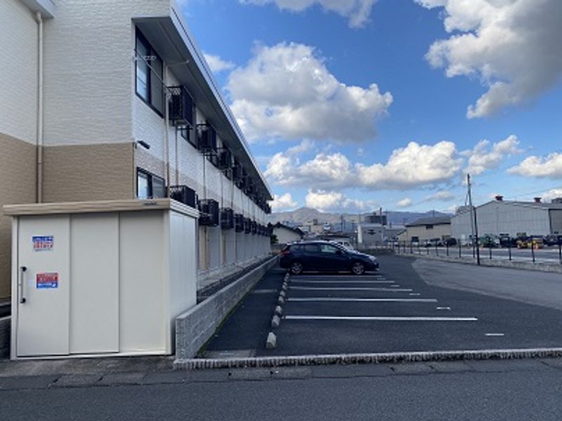 レオパレスパストラル　ルーチェ 駐車場