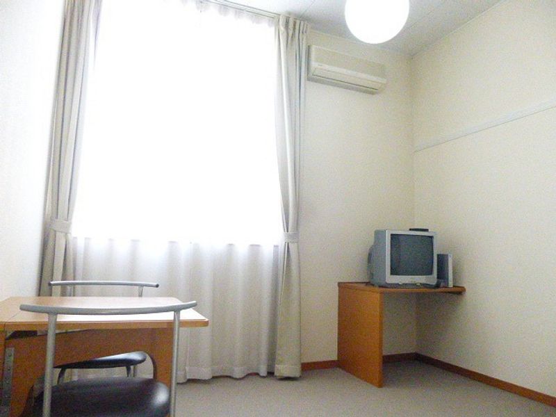 レオパレスコリーヌ 居間