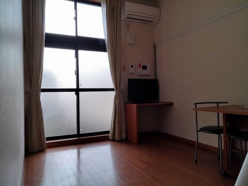 レオパレスコンフォート 居間