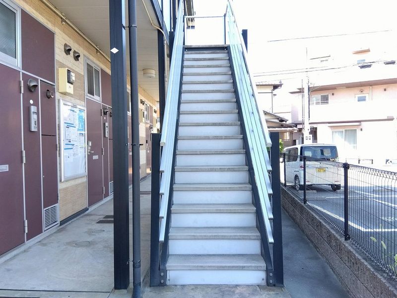 レオパレスＫＯＭＡＴＵＢＡＲＡ 共用部分