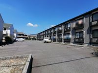 レオパレスＬｏｖｅｌｙせと 駐車場