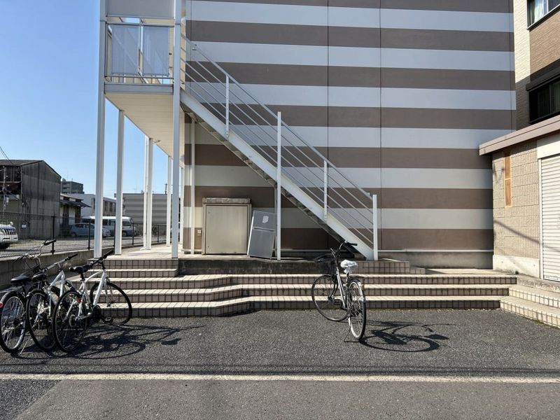 レオパレスＭＯＲＥ エントランス