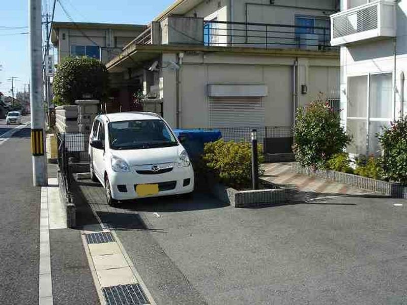 レオパレスサンヒルズ旭耀Ｂ 駐車場
