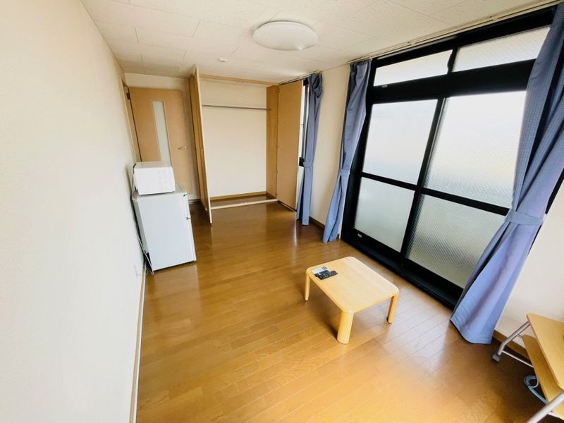 レオパレス花見ヶ丘 居間