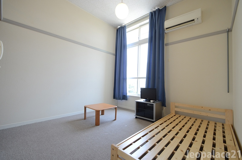 leopalace 2000 Bedroom