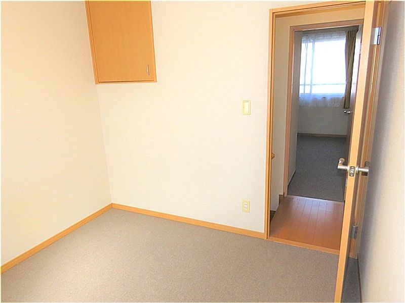 レオパレスリュミエール 寝室