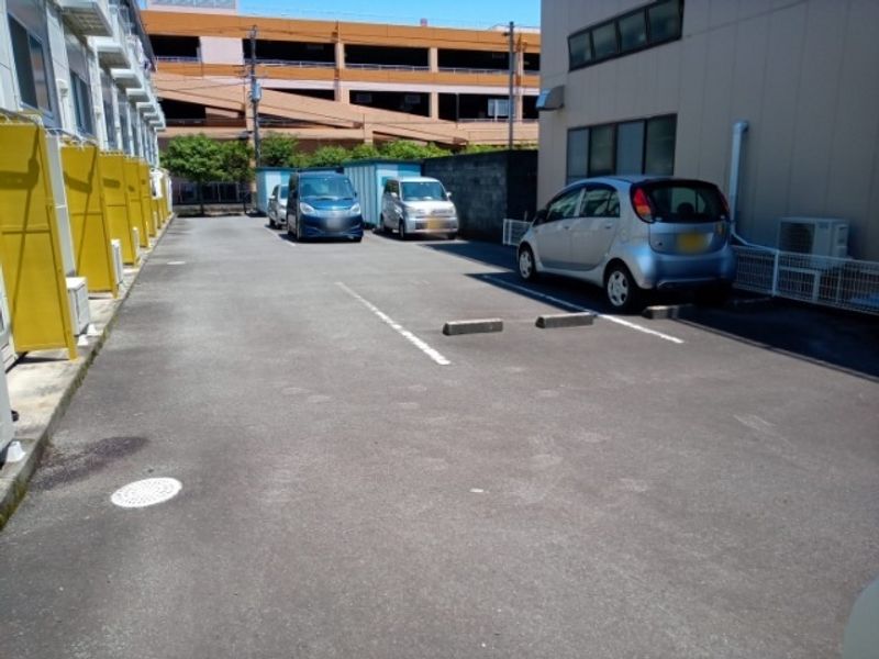 レオパレスファイン 駐車場