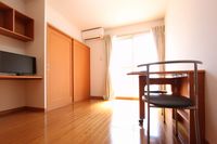 レオパレスＣＯ　ＯＡＳＩＳ 居間