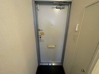 レオパレスボヌール 玄関