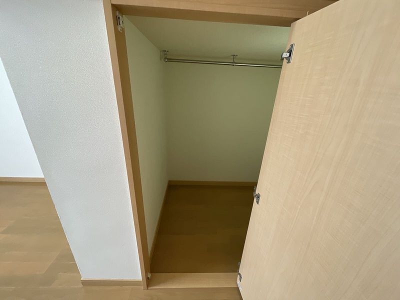 レオパレスピアット 収納