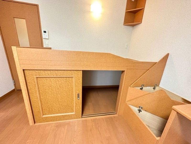 レオパレスラフィネ 居間