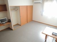 レオパレスイーストライト白井 居間