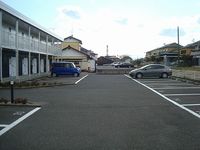 レオパレスレイモナ 駐車場
