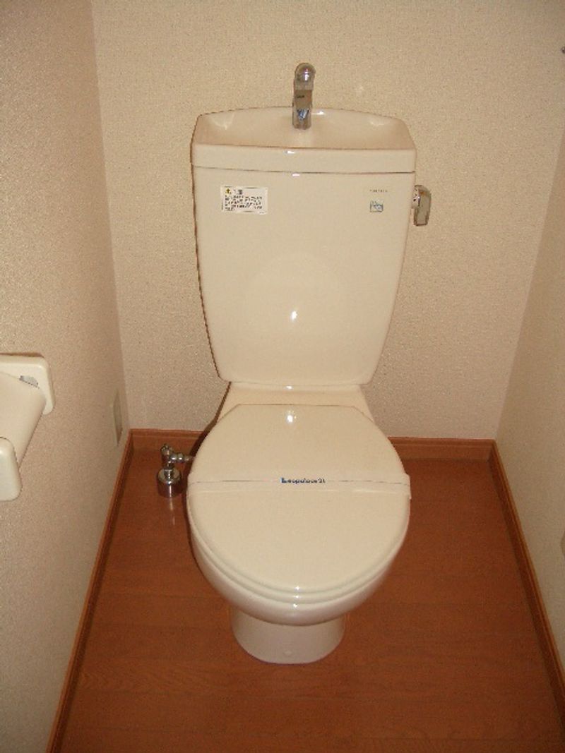 レオパレスＫＡＭＥＬＥＯ トイレ