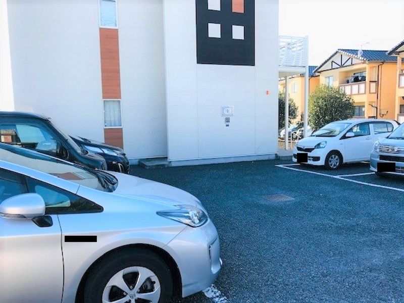 レオネクストモズ 駐車場