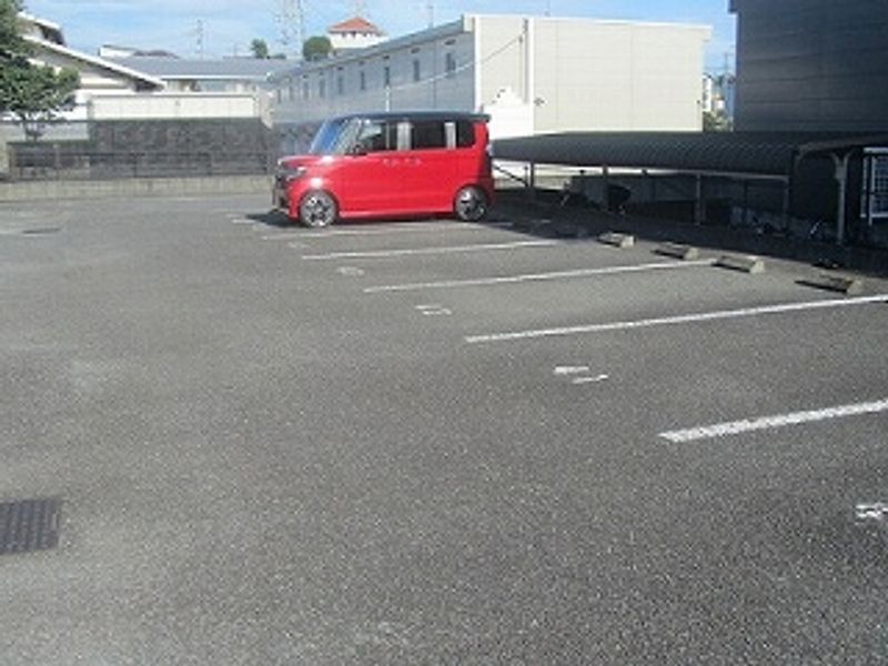 レオパレス滝下Ｂ 駐車場