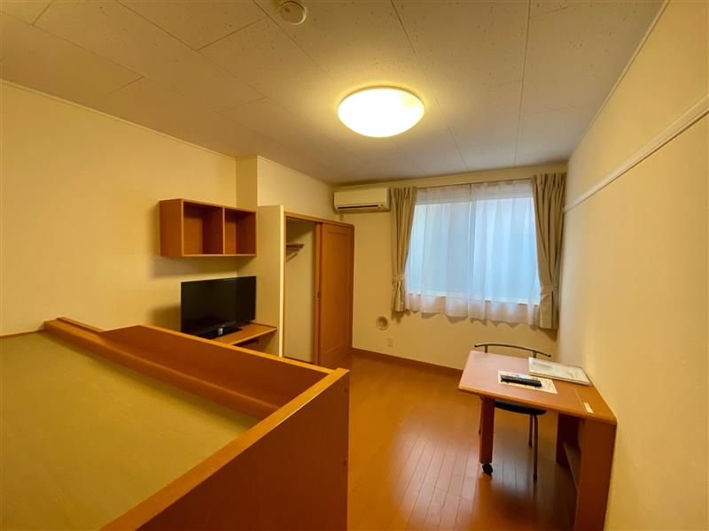 レオパレスメルベーユ 居間