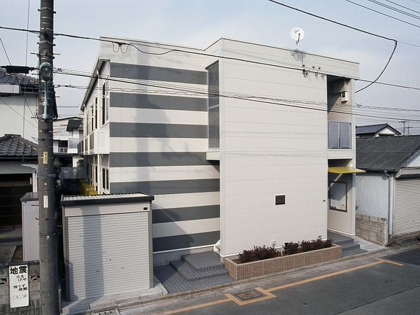 レオパレスルミエール東領家 外観