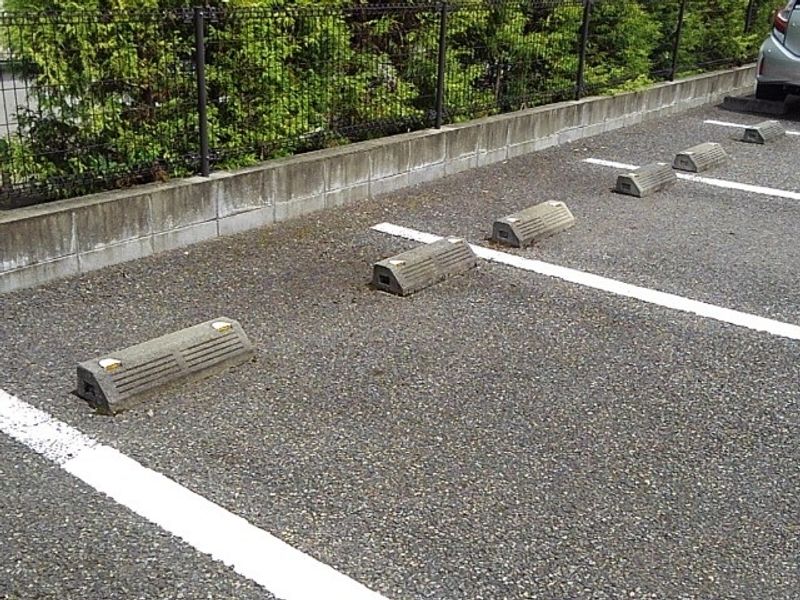 レオパレスルーチェＳＫＹ 駐車場
