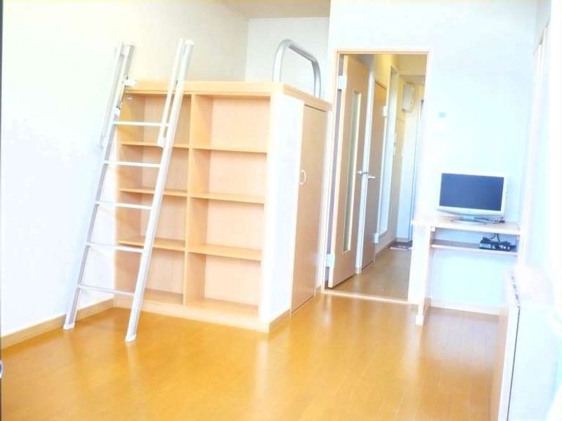 レオパレスしるびあ 居間