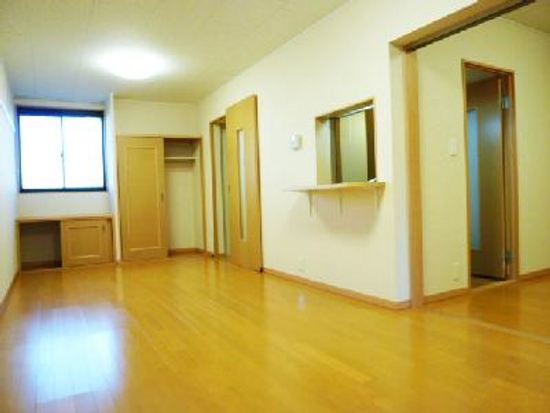 レオパレスヴィラこもれび 居間