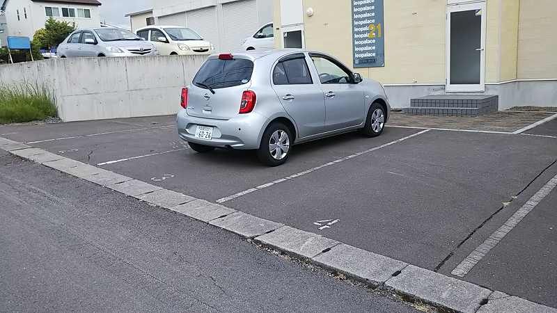 レオパレスフラクタル　ジーク 駐車場