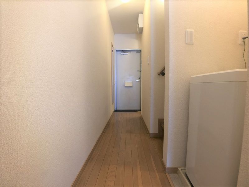 レオパレスピューピル 玄関