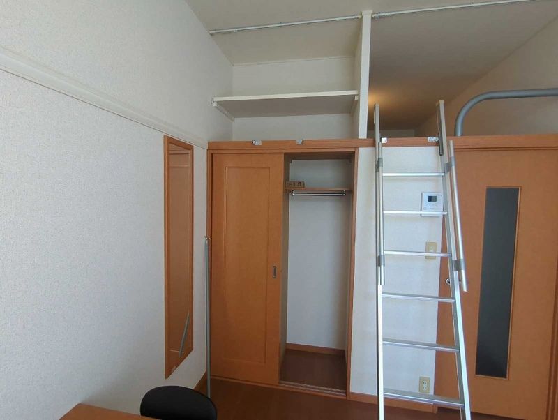 レオパレスメイフィールド 収納