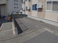 レオパレスルミナス　ＵＳ 駐車場