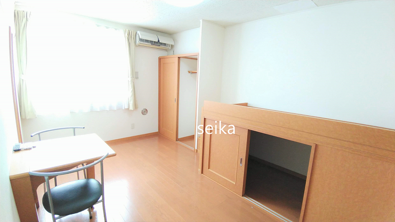 レオパレスアモーレ 居間