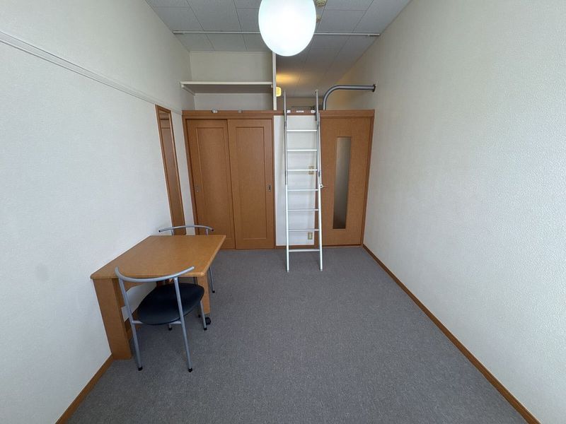 レオパレスエトワール 居間