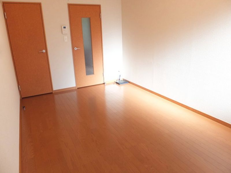 レオパレスレグルス 居間