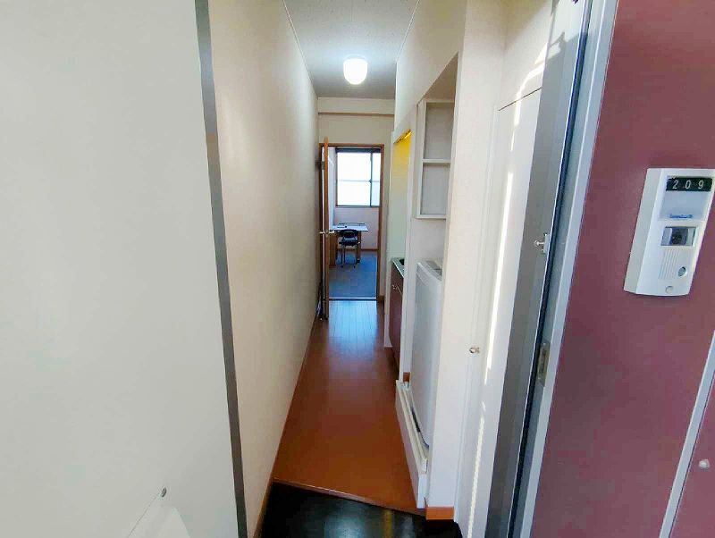 leopalace Yutaka III Entrance